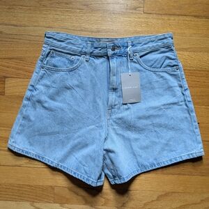 Everlane A-line short